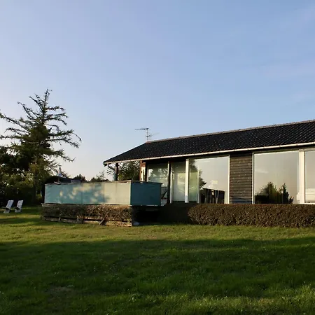 Holzhaus-mit-sauna-und-panoramablick-auf-die-ostsee Casa vacanze *
